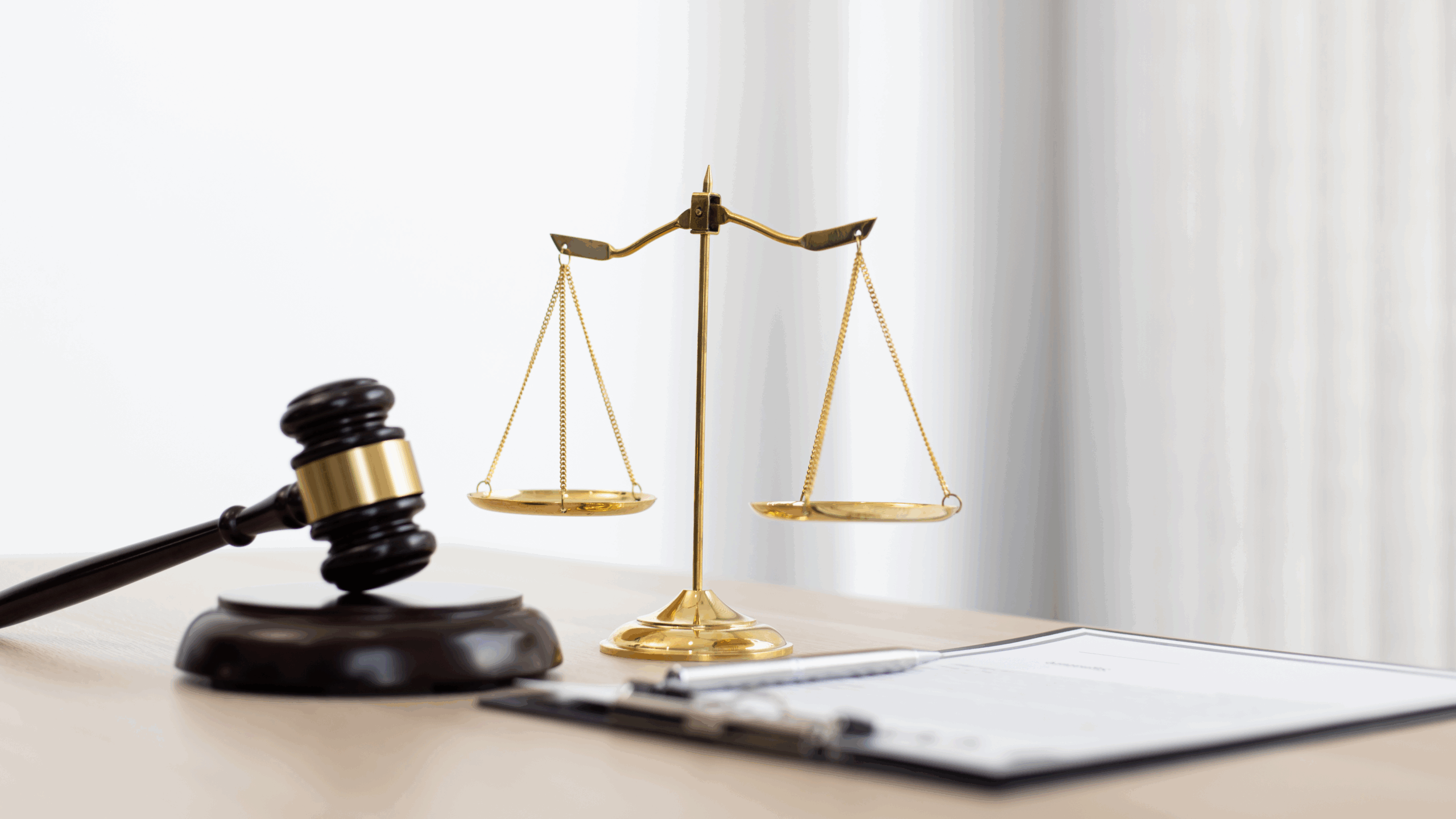 Philippe Licini avocat droit des assurances droit pénal Avignon Bagnols-sur-Cèze – Spécialiste des affaires pénales, conseil et défense dans le Vaucluse et le Gard et l'Ardèche